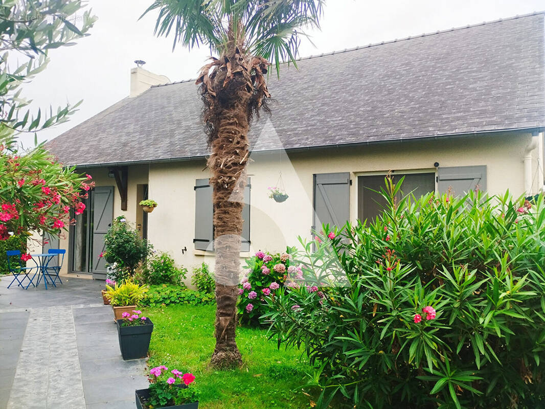 Maison à SAINT-HERBLON