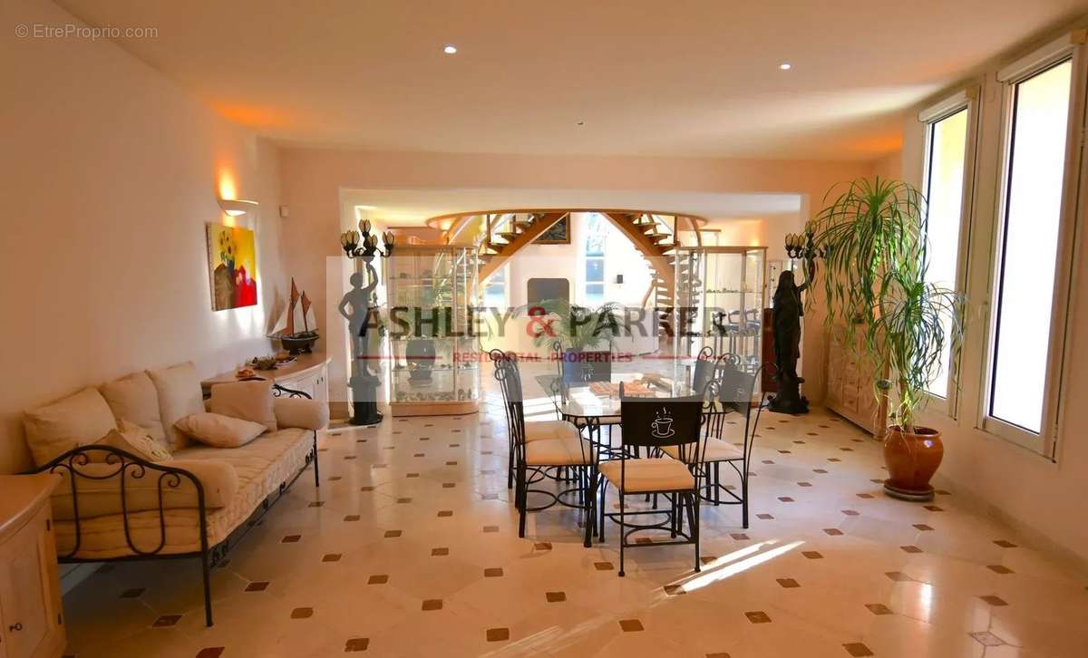 Maison à LORIOL-DU-COMTAT