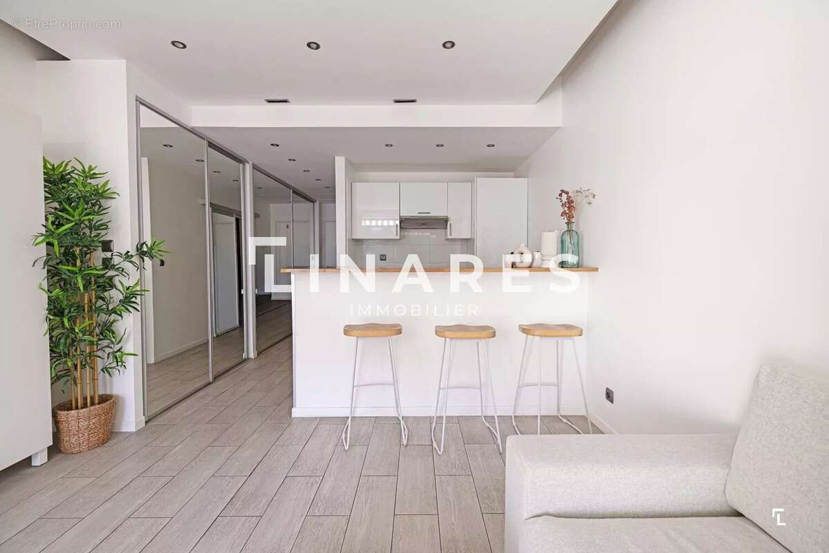 Appartement à MARSEILLE-8E