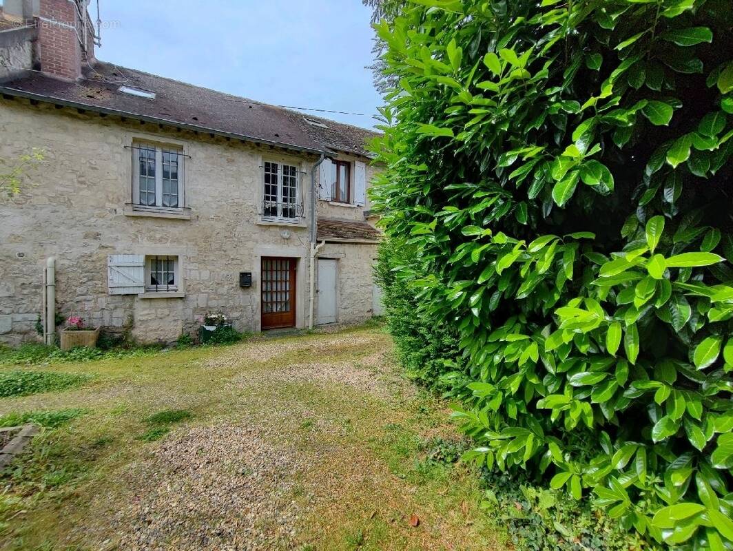 Maison à NESLES-LA-VALLEE