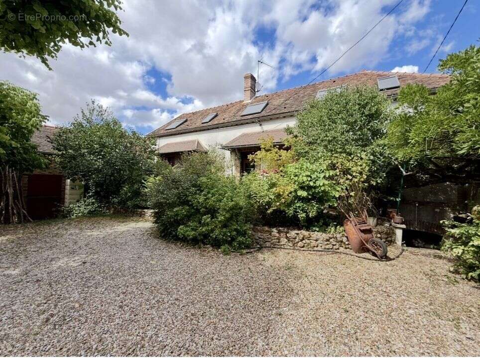 Deux maisons pour la même propriété, ancien prieuré, entre - photo 4
