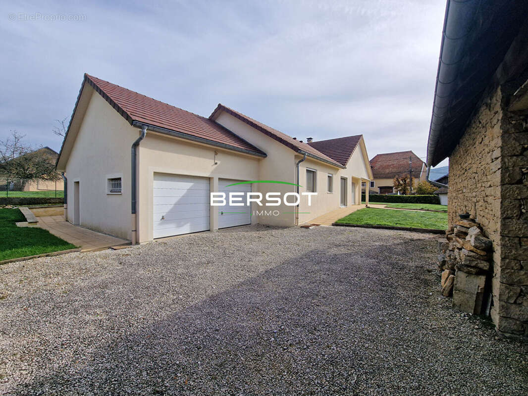 Maison à BRANNE