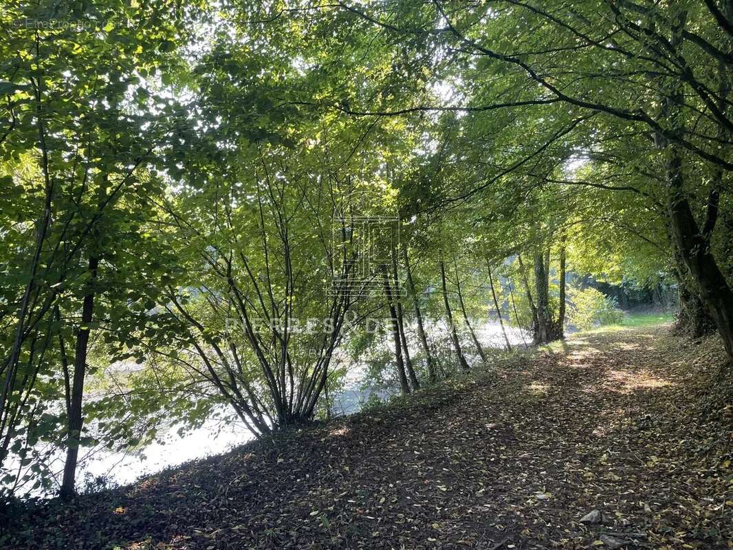 Maison à SAINT-BONNET-TRONCAIS