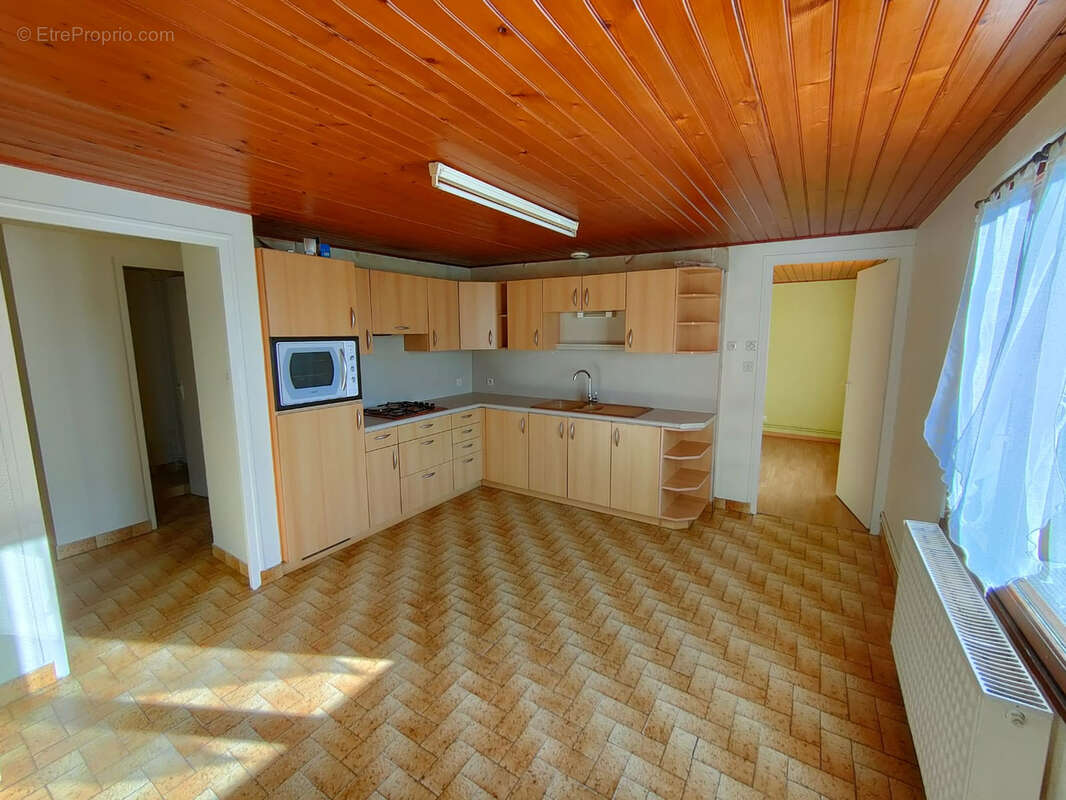 Maison à LA CHAPELLE-LAUNAY