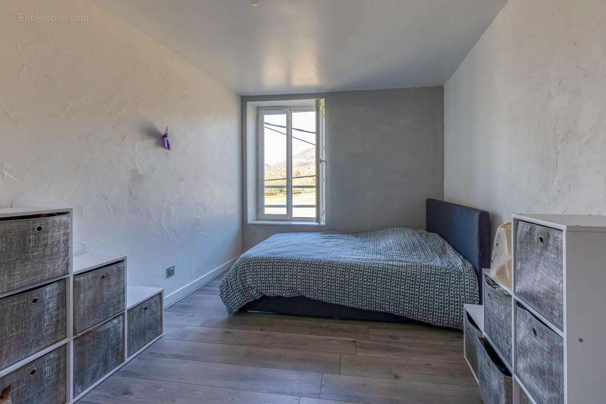 Appartement à SAINT-CASSIEN