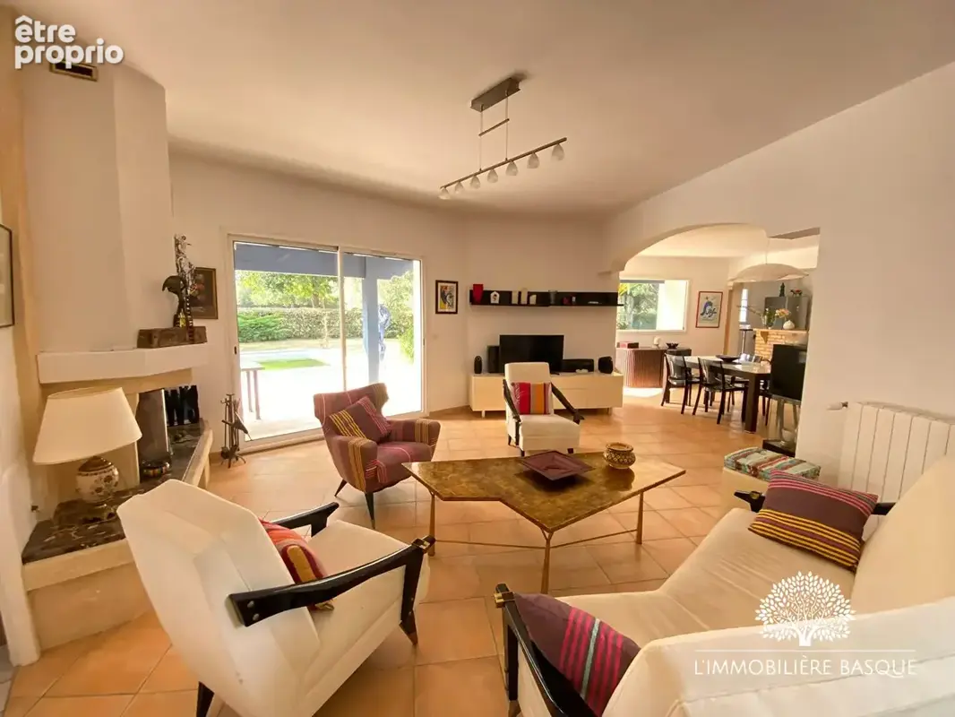 Maison 5 pièces 147 m² à vendre à Bassussarry (64200) - photo 9
