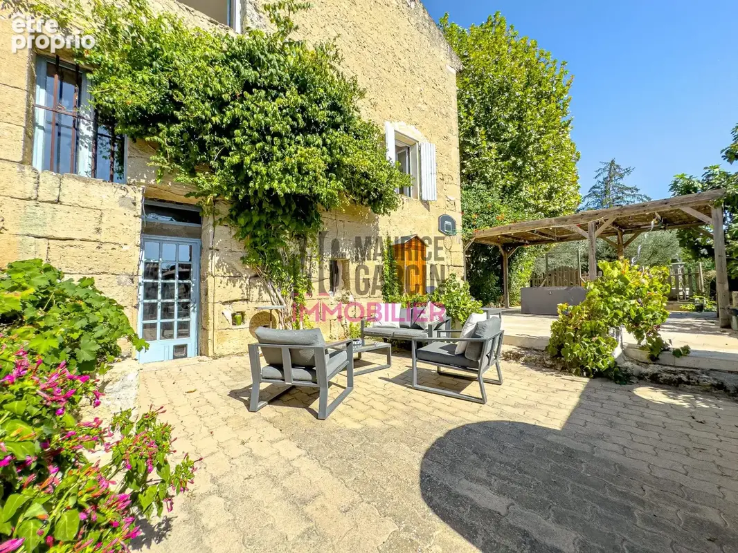 Maison 9 pièces 281 m² à vendre à Cheval-Blanc (84460) - photo 3