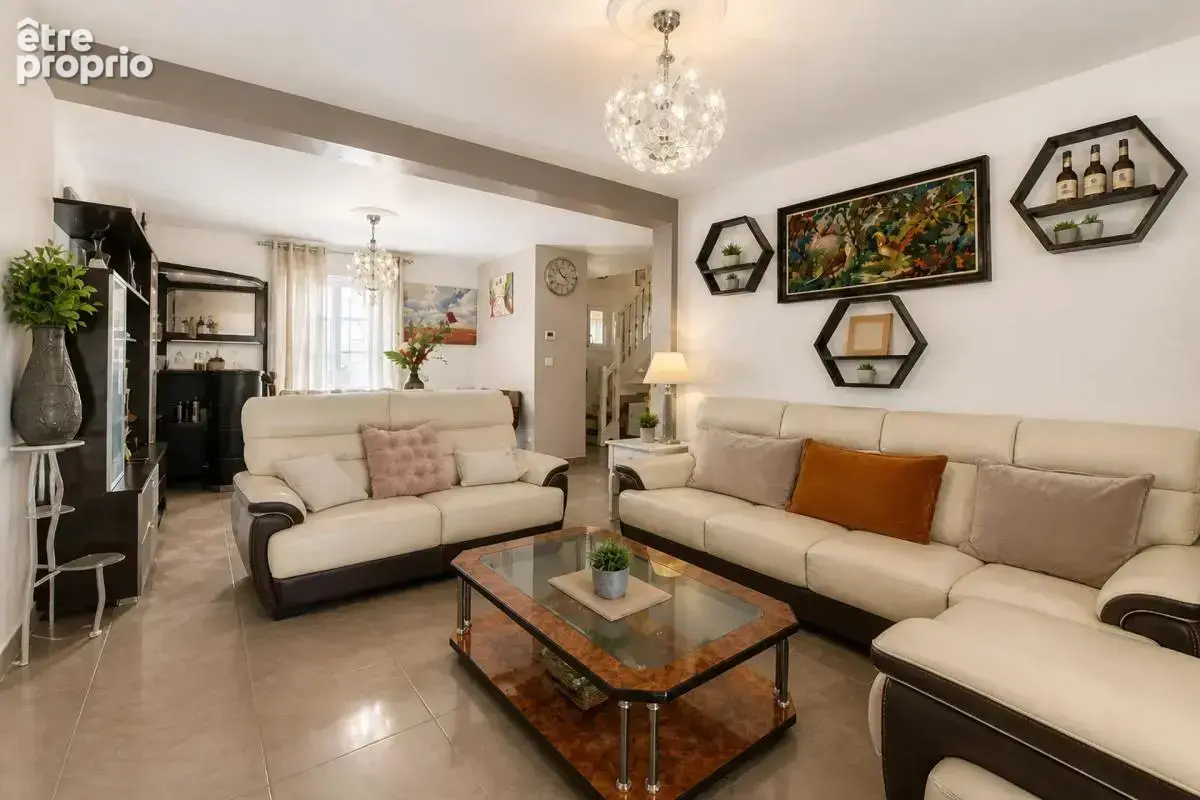 Une maison familiale avec jardin - 122 m² - Monnaie - photo 3