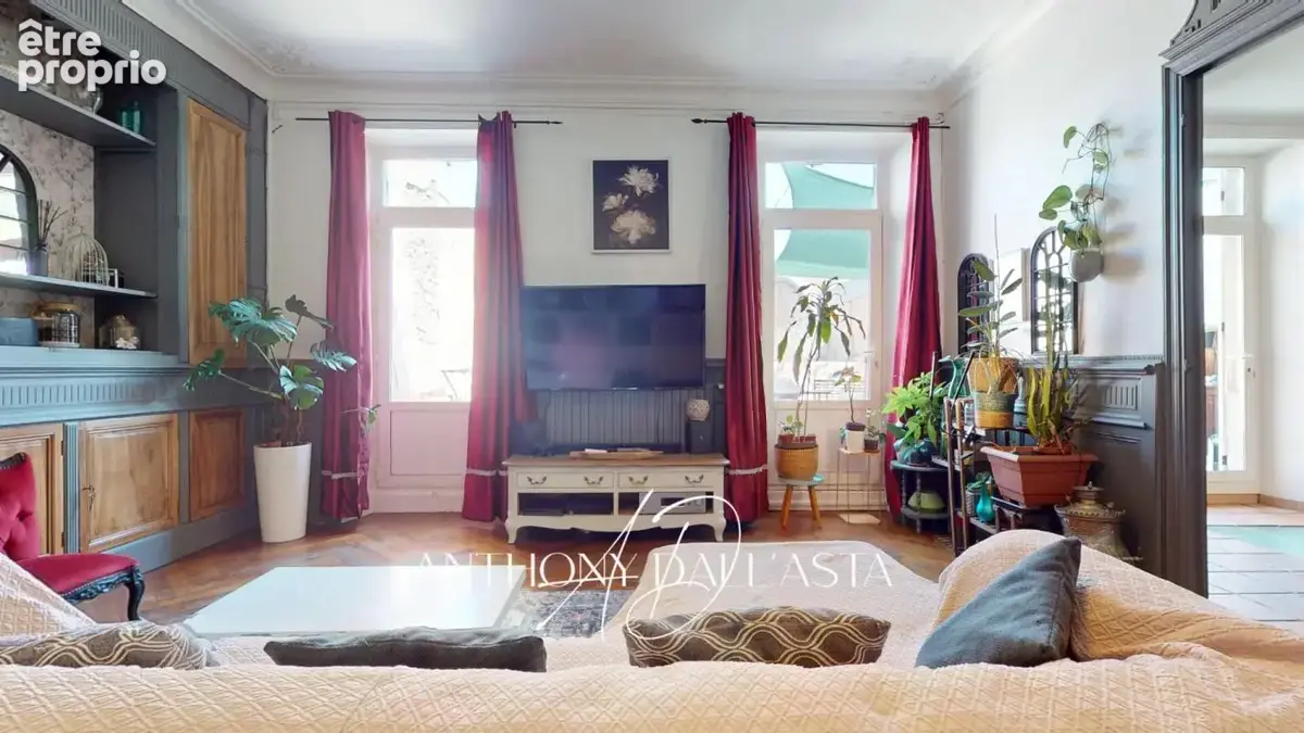Ensemble immobilier avec appartement de 105 m² avec une grande terrasse, une chambre de bonne et une cave - photo 8