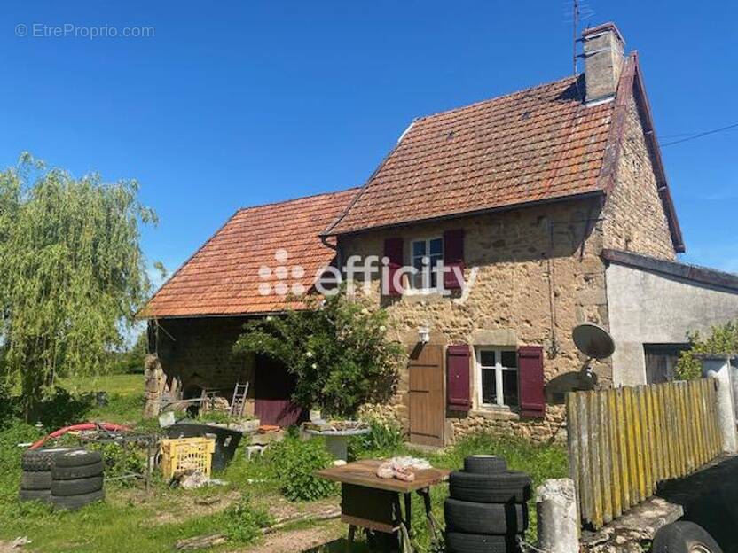 Maison à SAINT-SYMPHORIEN-DES-BOIS