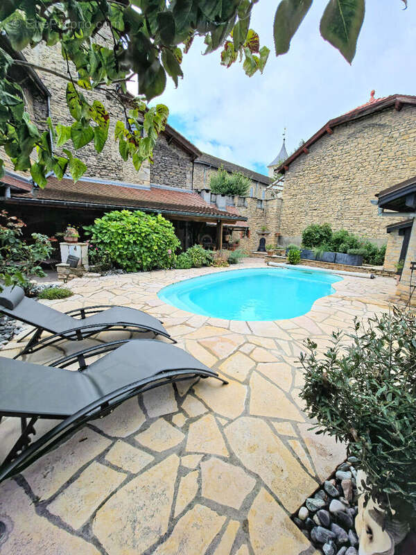 Maison à SAINT-ALBAN-DE-ROCHE