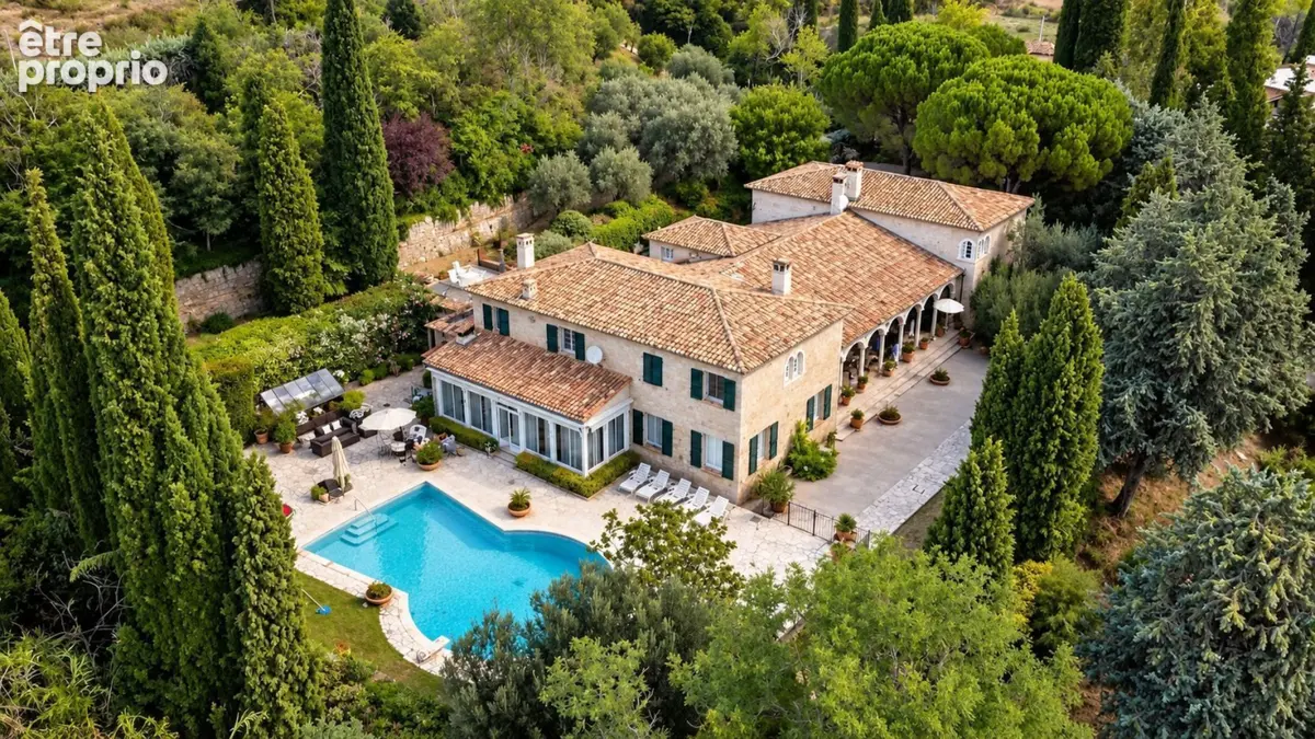 Photo Autres à Seillans au prix de 2 495 000€