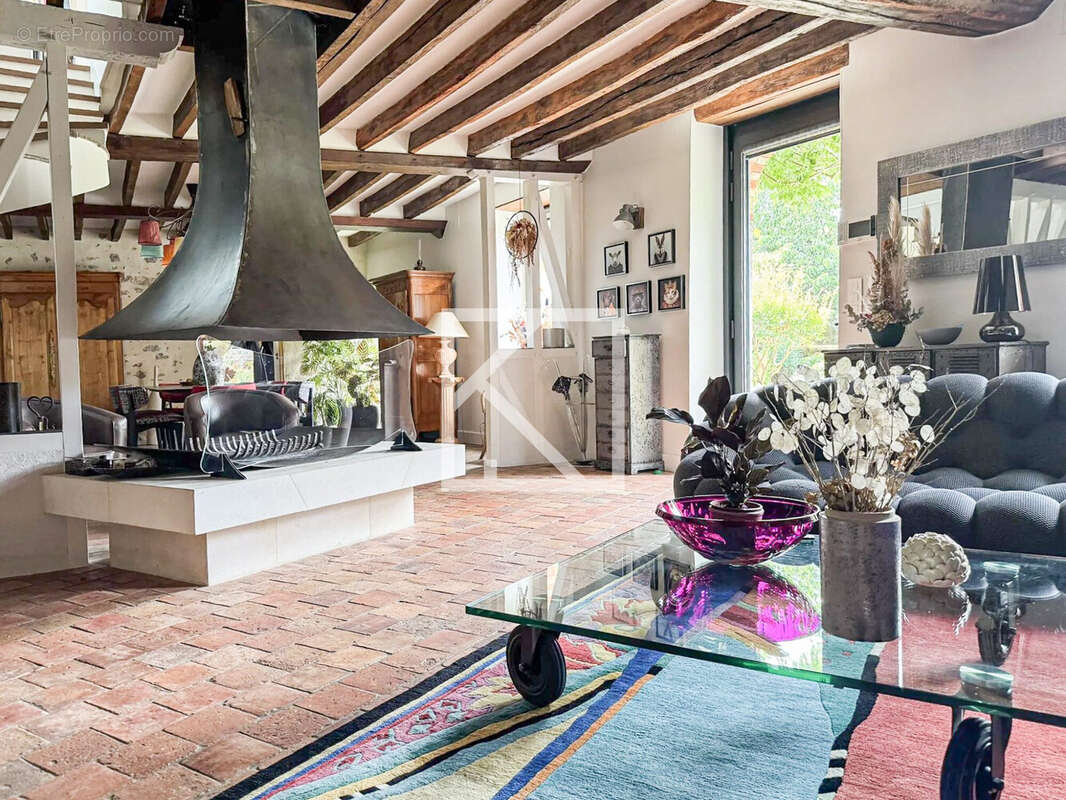 Maison 230 m² à Saint-Pavace  - photo 5