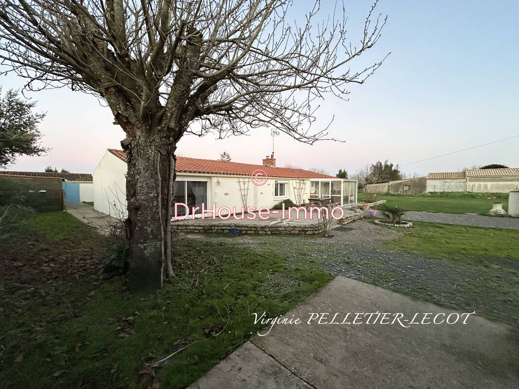 Maison à VOUILLE-LES-MARAIS