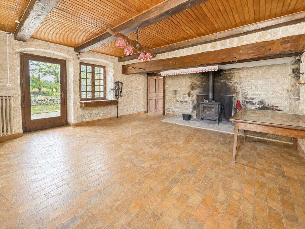Maison Soulce Cernay 9 pièces 292 m2 - photo 4