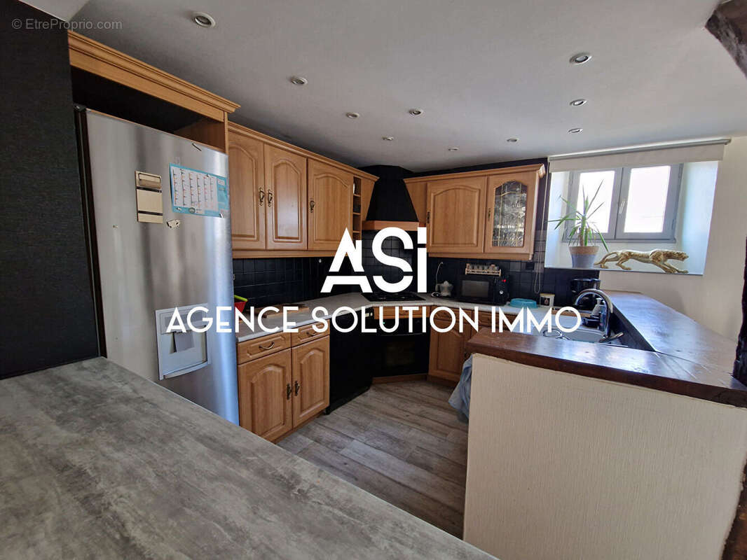 Ensemble Immobilier Maison principale + studio et grands garage - 600m² de terrain - photo 5