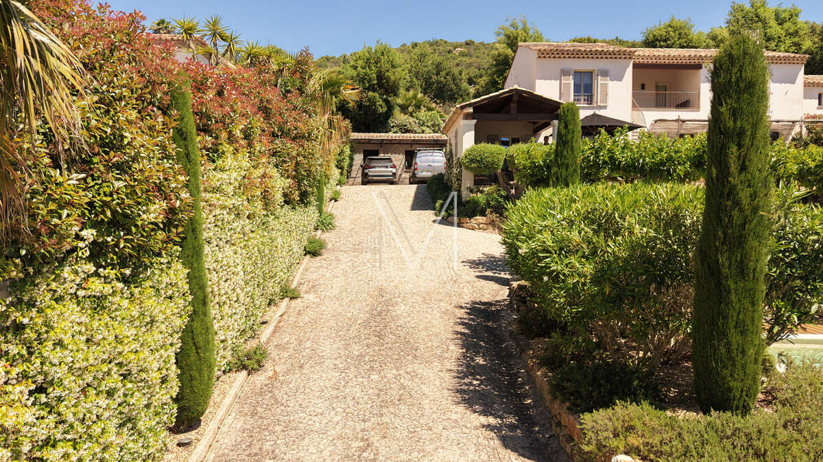 Maison à PLAN-DE-LA-TOUR
