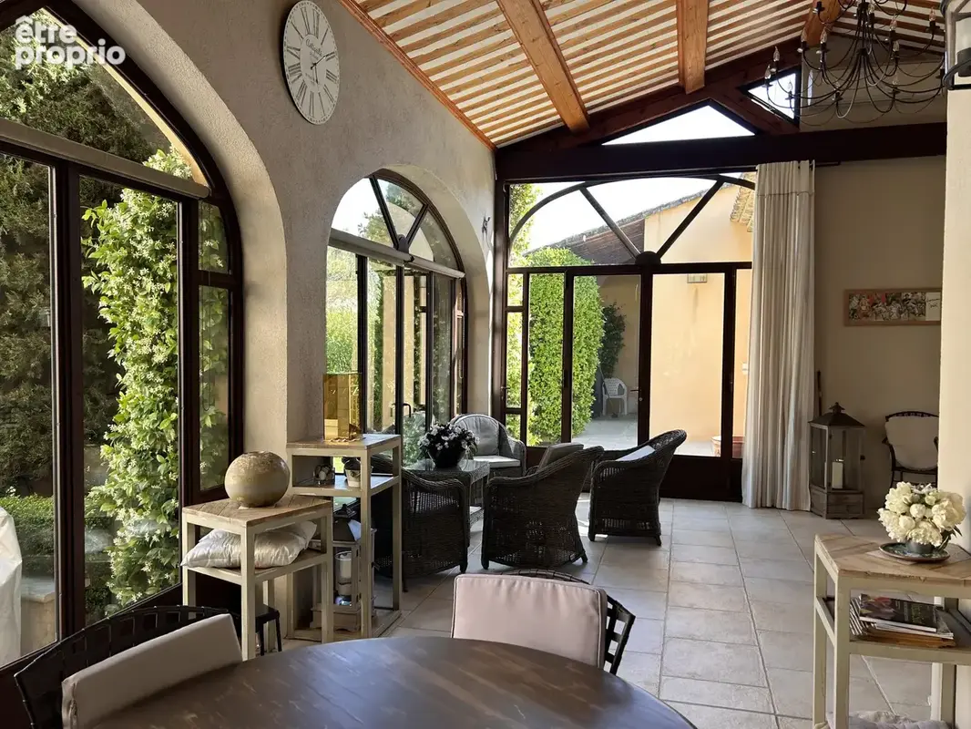 Maison 293 m² à Mallemort  - photo 2