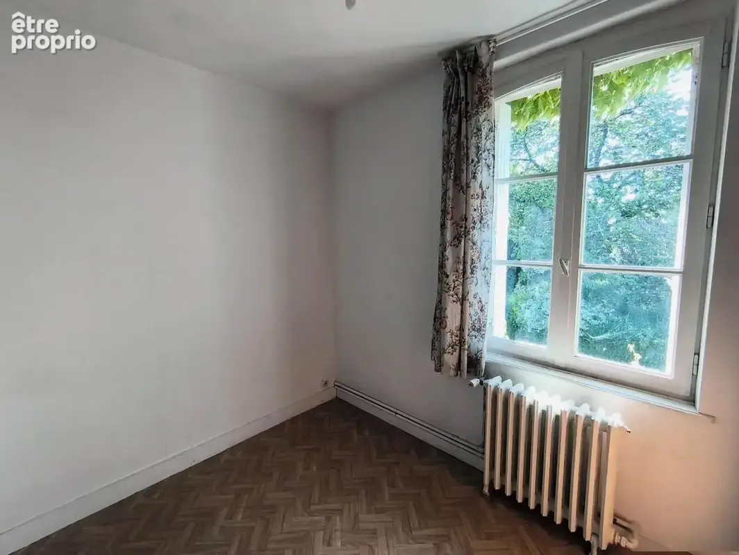Maison 97 m² à Saint-Fraimbault  - photo 5