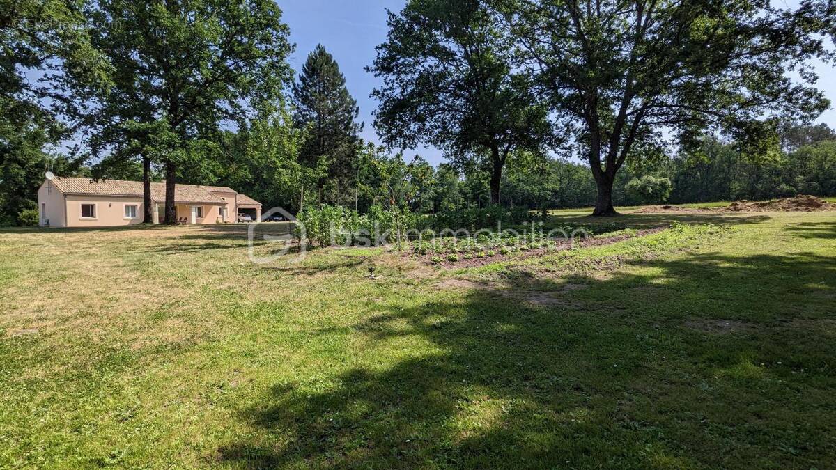 Maison à ECHOURGNAC