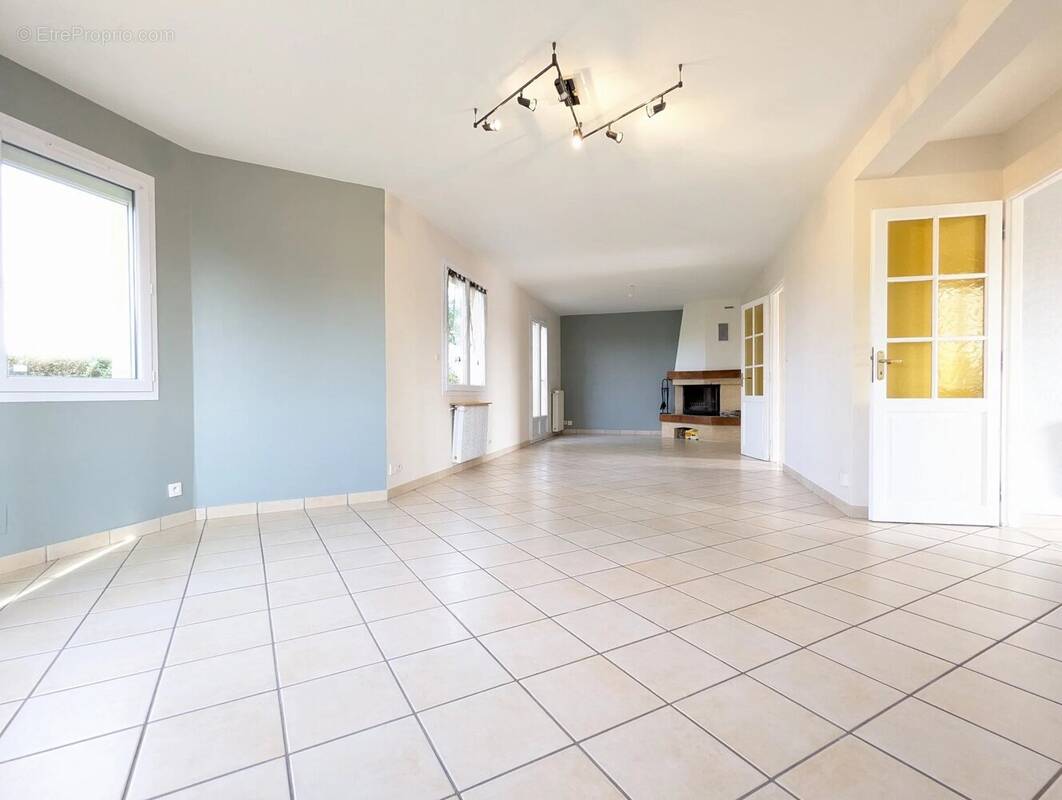 Maison F7 de 128 m² sur sous sol complet - photo 5