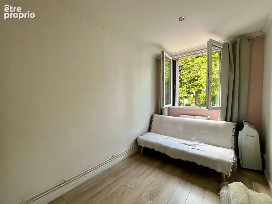 BOBIGNY - LES CASTORS : Superbe pavillon familial avec véranda et jardin - photo 7
