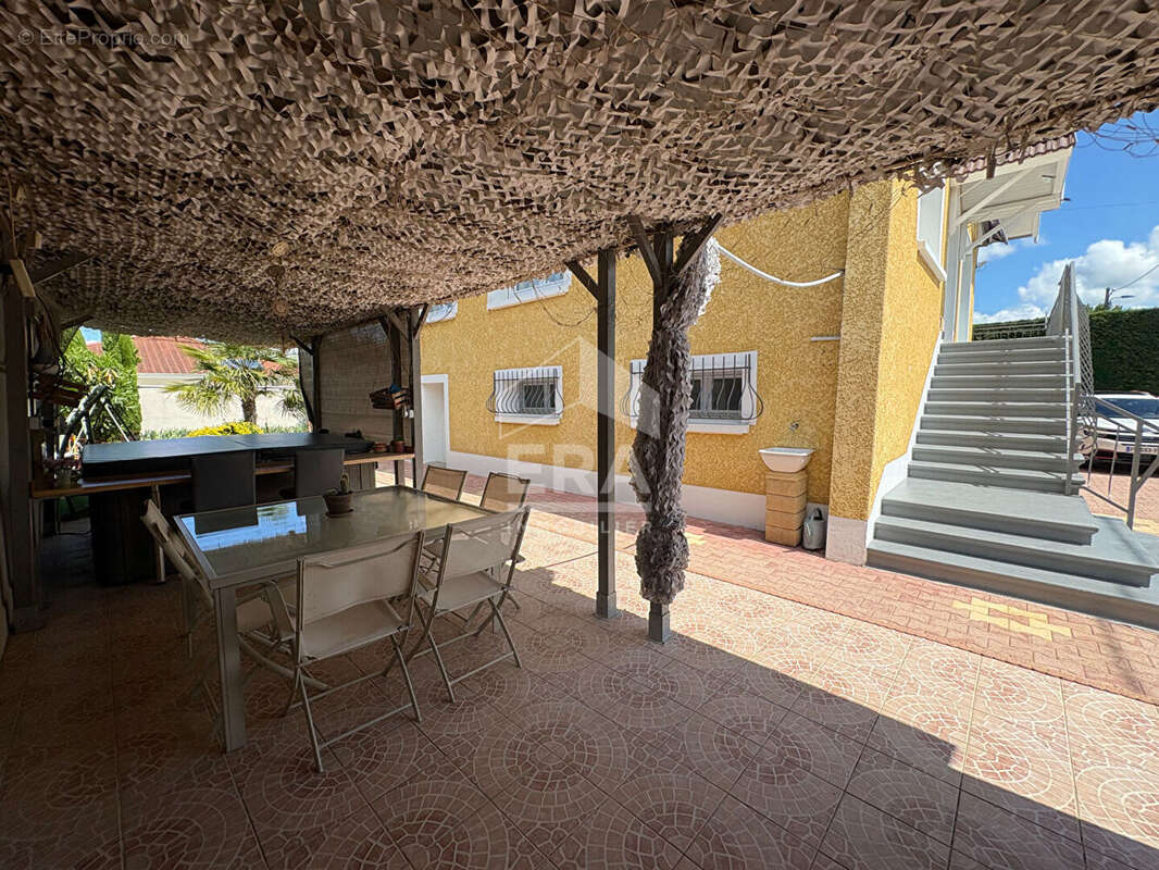 Maison à CHAVANOZ
