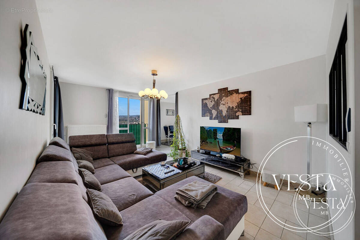 Appartement à CHENOVE