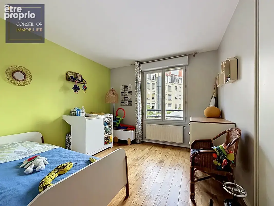 LYON 7 Saxe Gambetta T4 de 91 m² avec 2 balcons, vue dégagée, parking et cave - photo 11