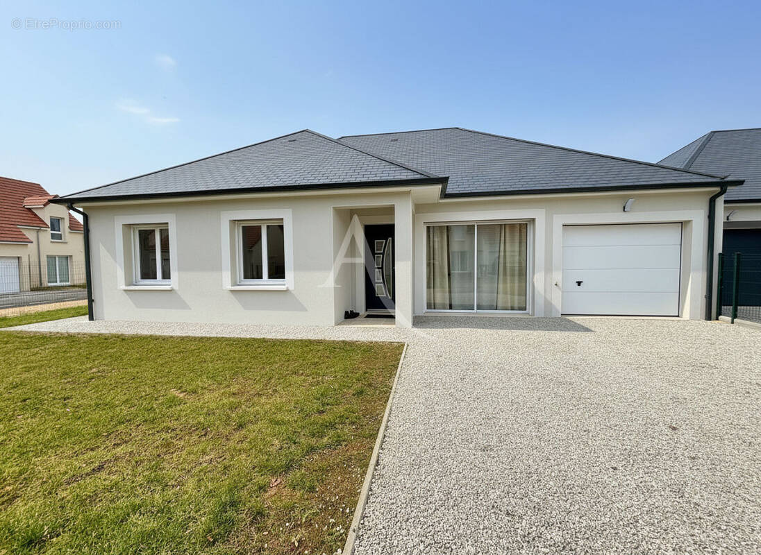 Maison à CONTRES