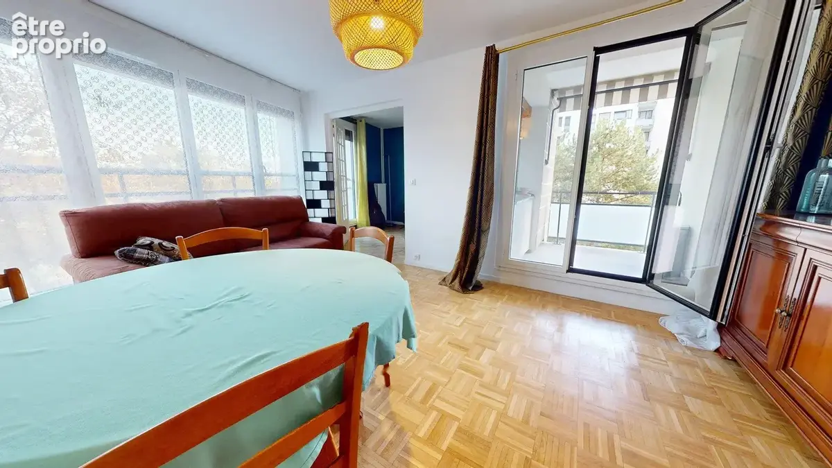 A 700 m du RER SEVRAN-LIVRY et futur Métro, Appartement F5 - photo 3