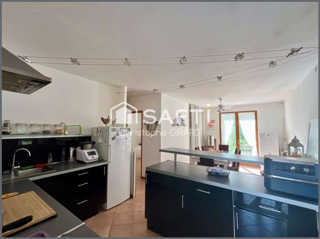 Maison 173 m² à La Tour-D'aigues  - photo 4