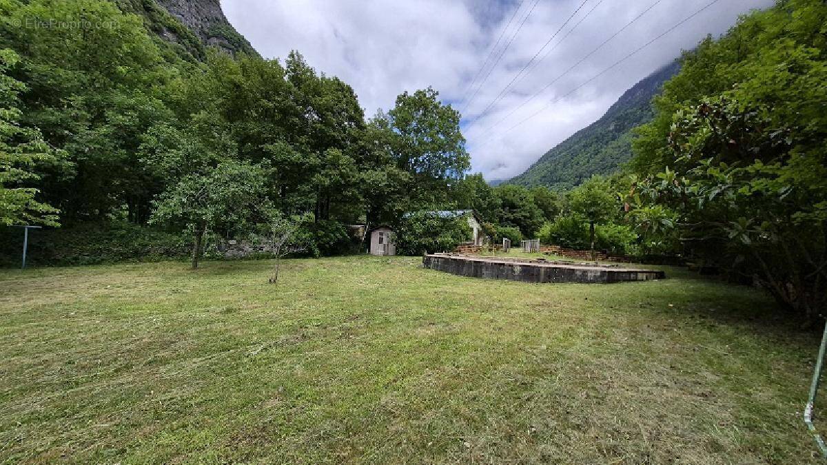 Maison 145 m² à Livet-Et-Gavet  - photo 1