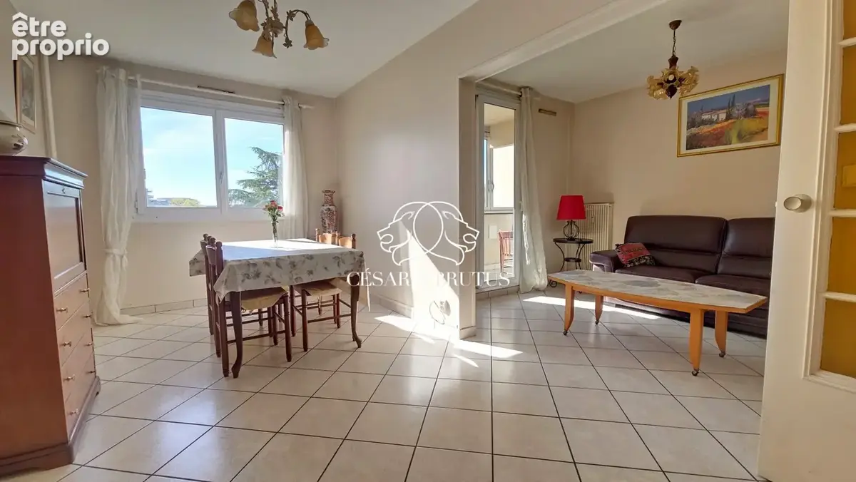 Appartement à VAULX-EN-VELIN