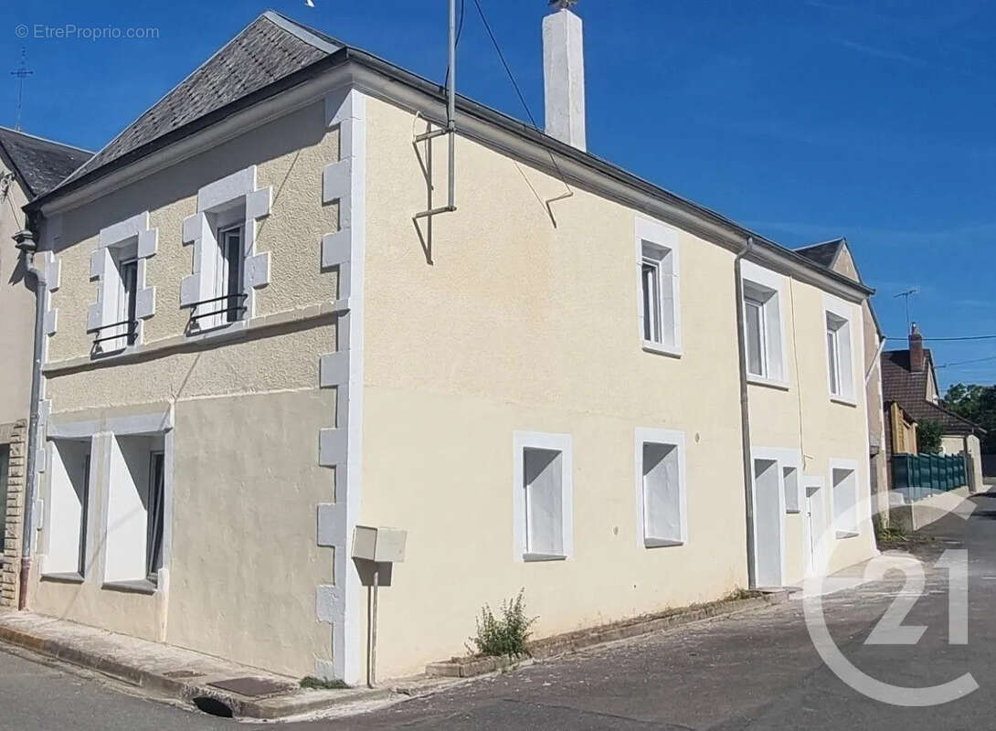 Maison à JALOGNES