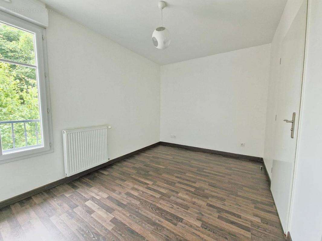 Appartement à OZOIR-LA-FERRIERE