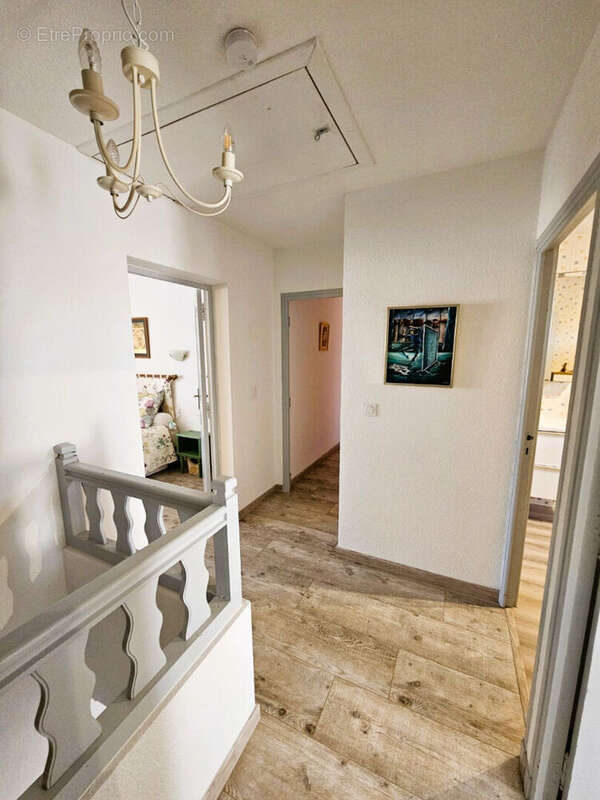 Maison à SAINT-LAURENT-DE-LA-SALANQUE