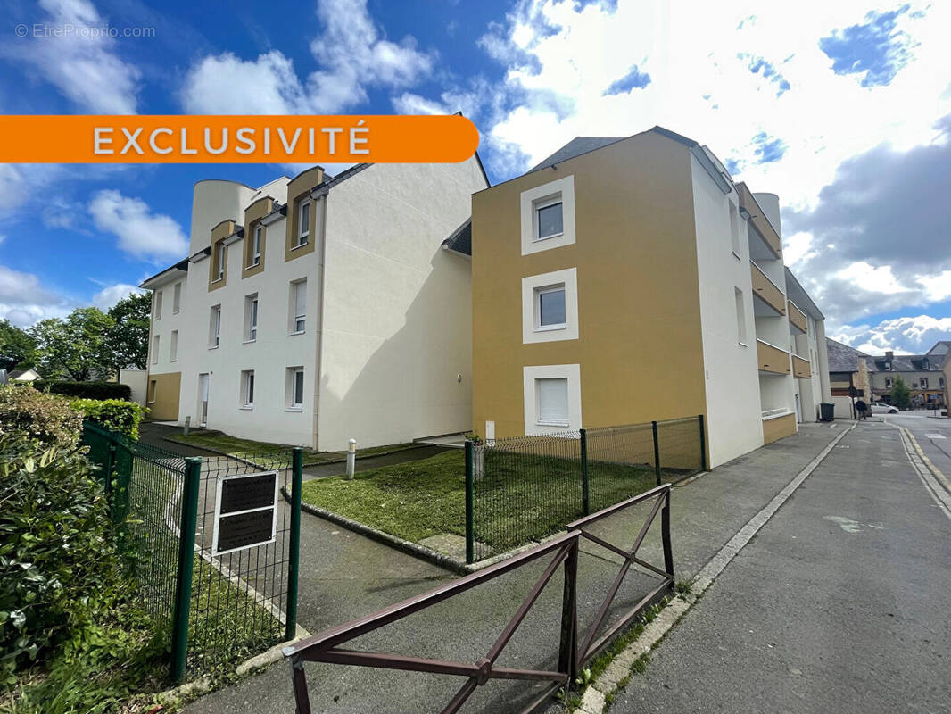 Parking à LA MEZIERE