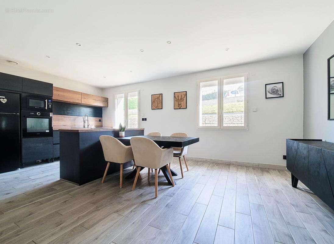 Maison à PONT-EVEQUE