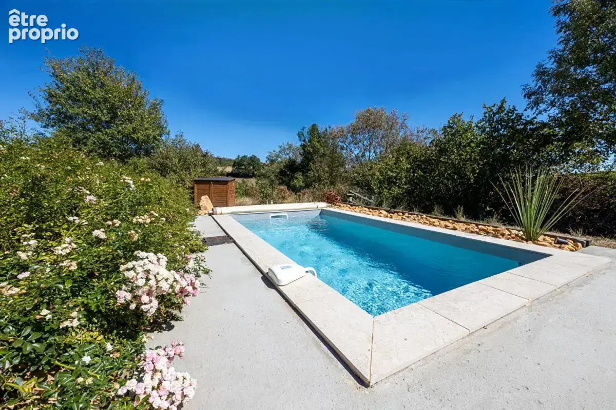 Superbe bâtisse de caractère avec piscine et grand terrain de 1,8 hectare - photo 6