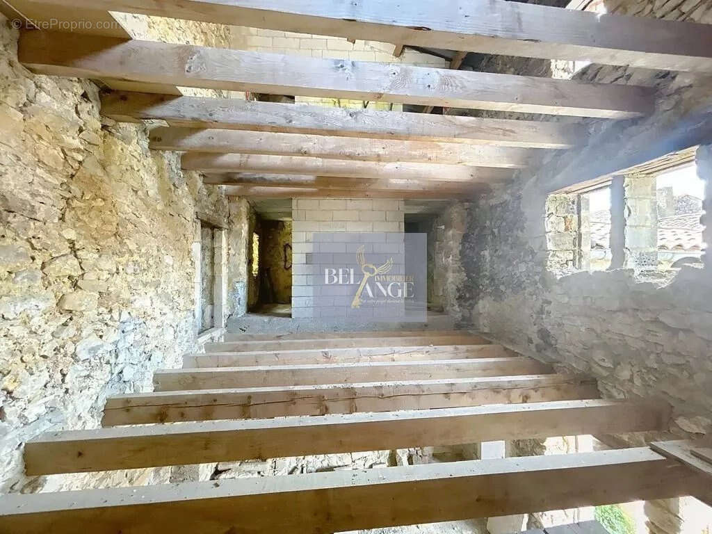 Maison à LABASTIDE-DE-VIRAC