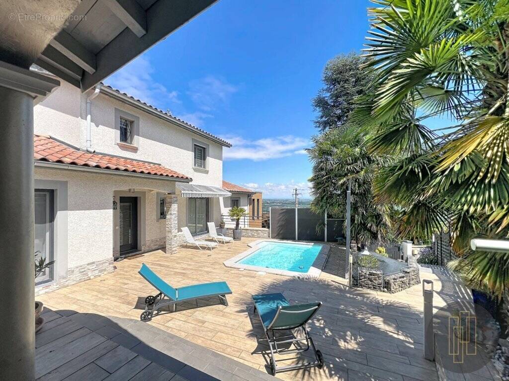 Maison à LIMAS