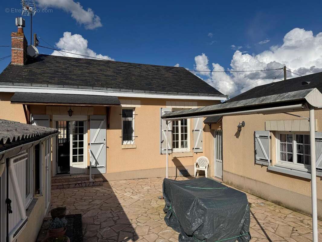   - Maison à THOUARS