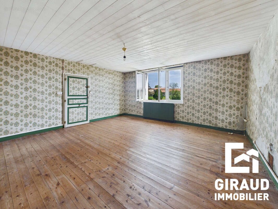 Maison à SAINT-CYR-DES-GATS