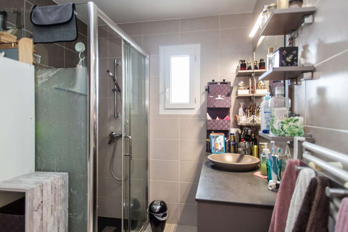 Appartement à DOUVAINE