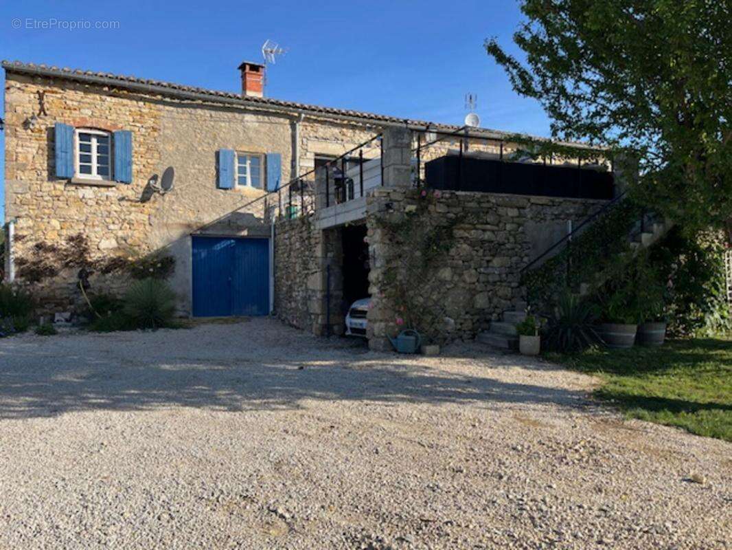 Maison en pierre avec piscine sur 8500 m² de terrain Bessas 10 pièce(s) 244 m2 - photo 15