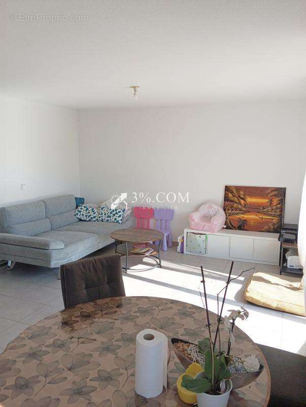 Appartement à POUSSAN