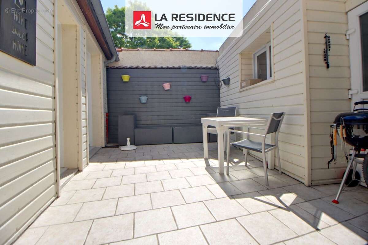 Maison 100 m² à Les Clayes-Sous-Bois  - photo 6