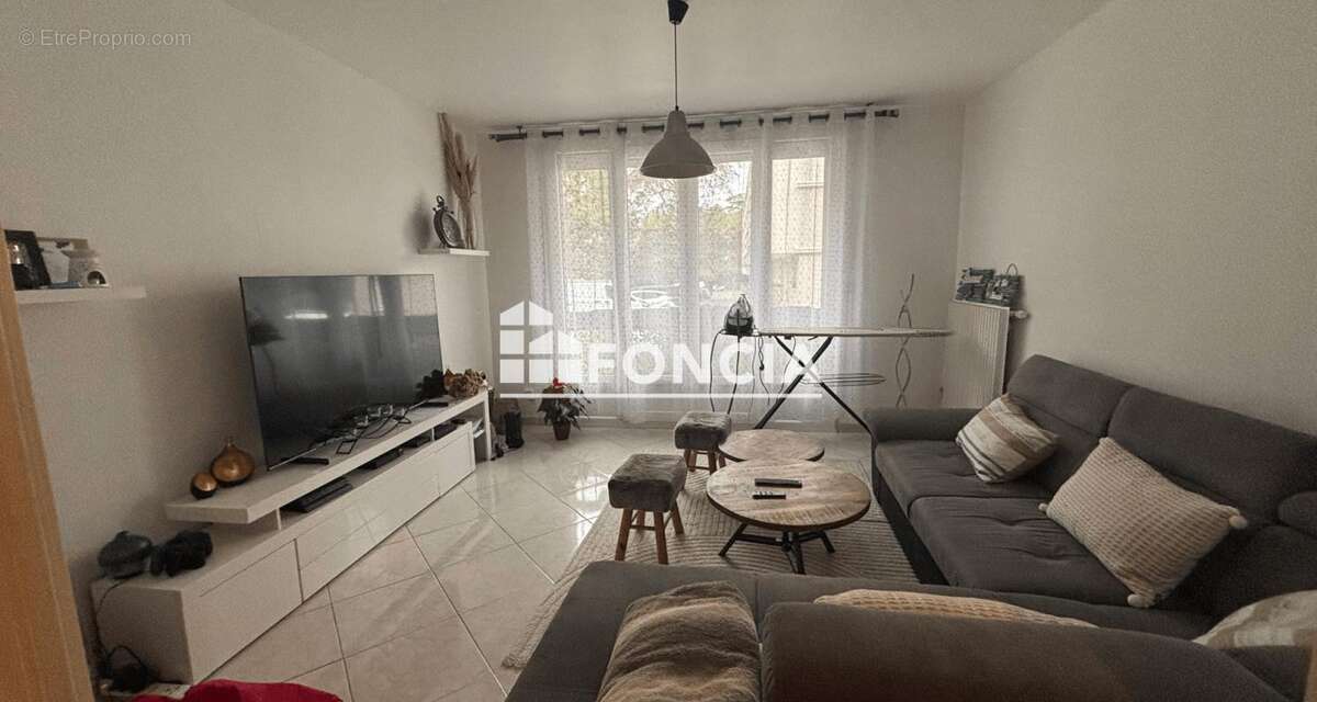Appartement à DECINES-CHARPIEU