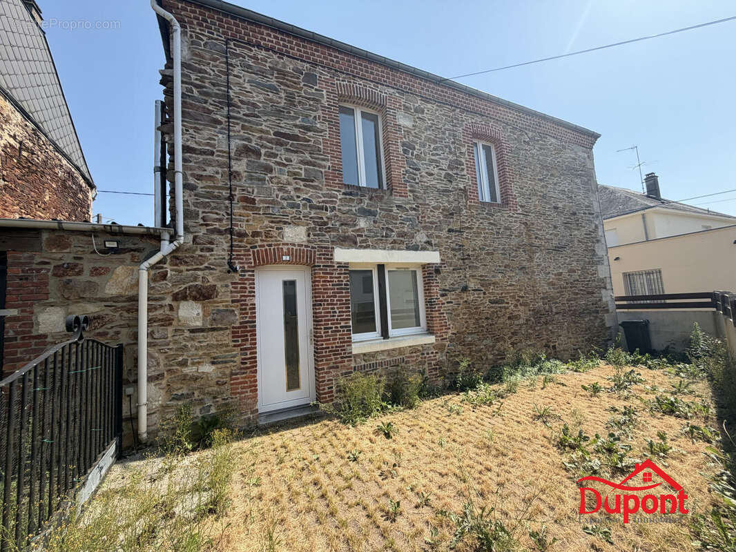 Maison à MAUBERT-FONTAINE